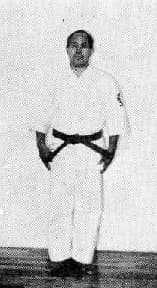 Musubi Dachi — front view