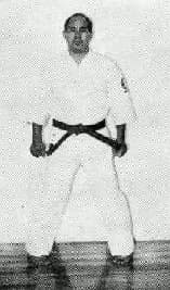 Uchi-Hachiji Dachi — front view