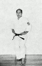 Nekoashi Dachi — front view