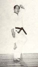 Sagiashi Dachi — front view