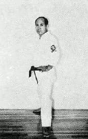 Tee-Ji Dachi — front view